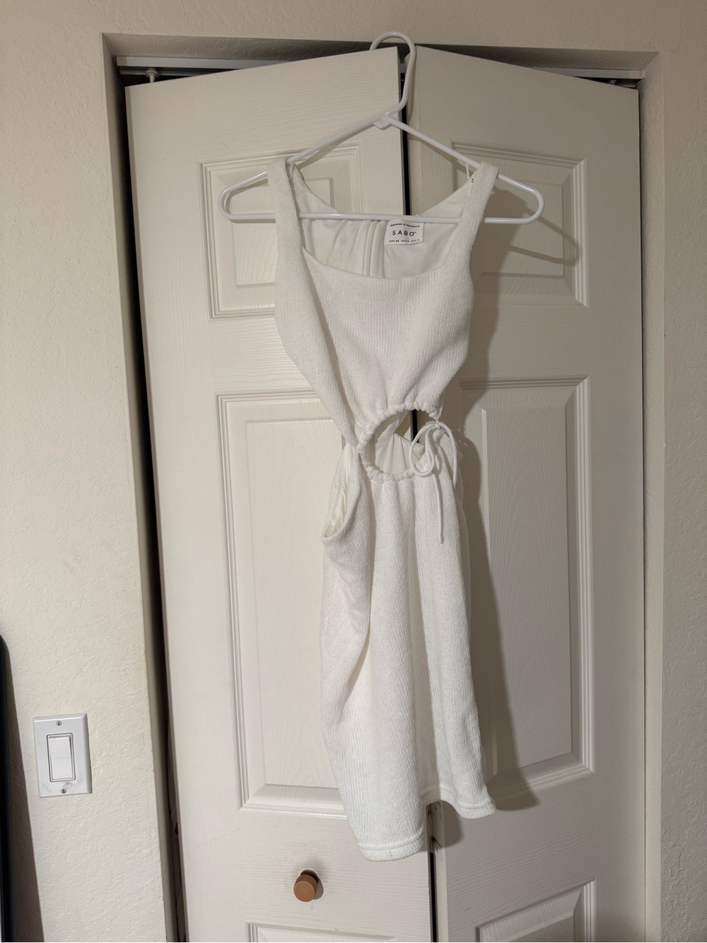 SABO White Textured Cutout Tie Waist Midi Dress XS / US 2
